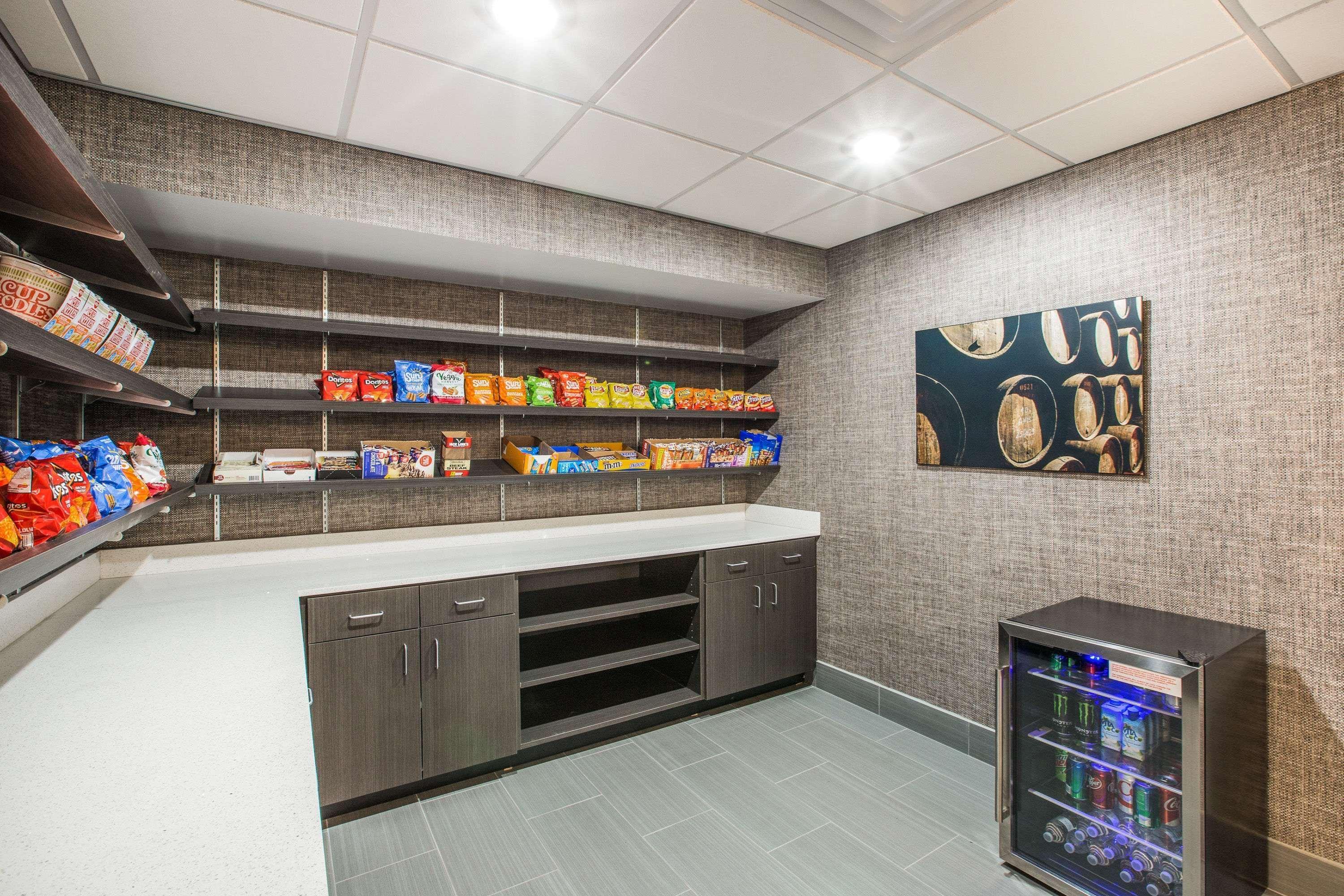 Wingate By Wyndham Airport Expo Center 3*