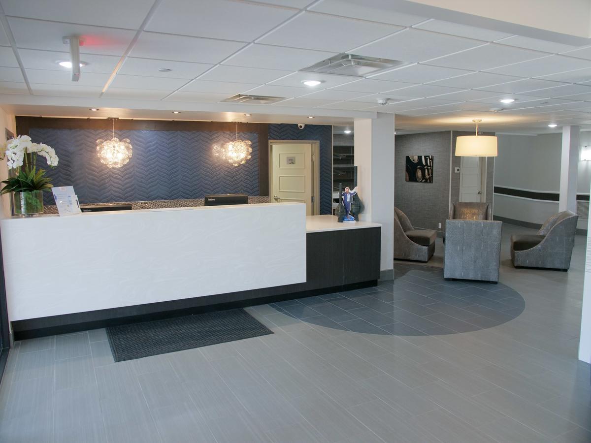 Wingate By Wyndham Airport Expo Center Hotel